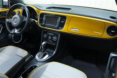 2017 Volkswagen Beetle Convertible 1.8T Dune  Dune Edition - Photo 24 - Sylvania, OH 43560