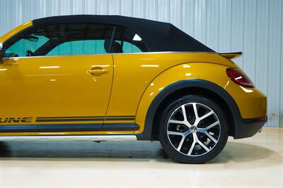 2017 Volkswagen Beetle Convertible 1.8T Dune  Dune Edition - Photo 4 - Sylvania, OH 43560