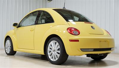 2008 Volkswagen Beetle S - Photo 5 - Sylvania, OH 43560