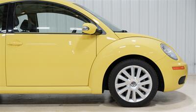 2008 Volkswagen Beetle S - Photo 10 - Sylvania, OH 43560