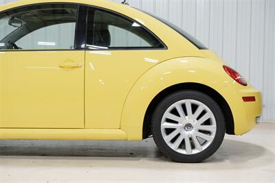 2008 Volkswagen Beetle S - Photo 4 - Sylvania, OH 43560