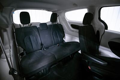2017 Chrysler Pacifica LX   - Photo 18 - Sylvania, OH 43560