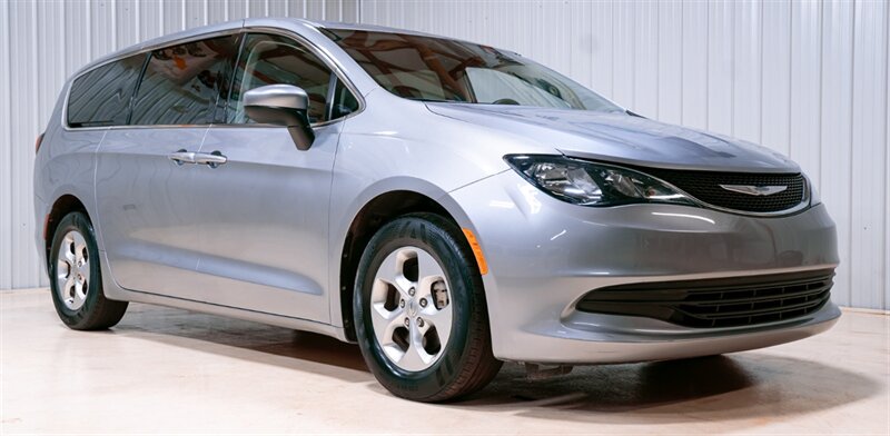 2017 Chrysler Pacifica LX  