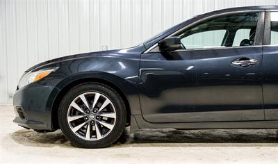 2017 Nissan Altima 2.5 SV - Photo 3 - Sylvania, OH 43560