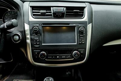 2017 Nissan Altima 2.5 SV - Photo 9 - Sylvania, OH 43560