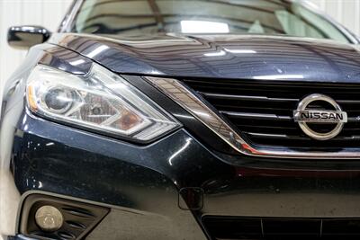 2017 Nissan Altima 2.5 SV - Photo 16 - Sylvania, OH 43560