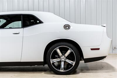 2014 Dodge Challenger SXT   - Photo 4 - Sylvania, OH 43560