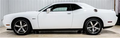 2014 Dodge Challenger SXT   - Photo 2 - Sylvania, OH 43560