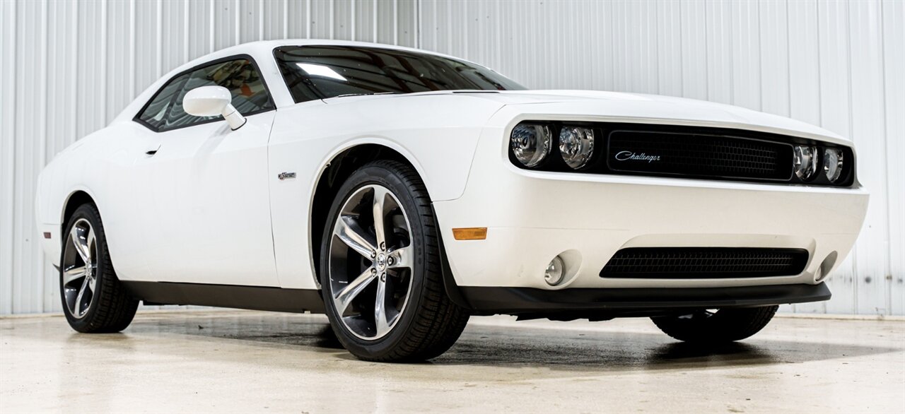 2014 Dodge Challenger SXT   - Photo 1 - Sylvania, OH 43560