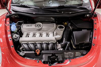 2009 Volkswagen New Beetle Convertible   - Photo 23 - Sylvania, OH 43560