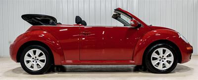 2009 Volkswagen New Beetle Convertible   - Photo 14 - Sylvania, OH 43560