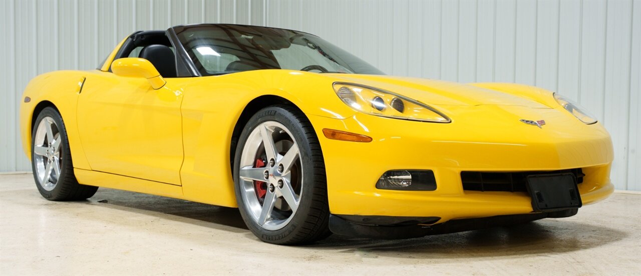 2005 Chevrolet Corvette   - Photo 1 - Sylvania, OH 43560