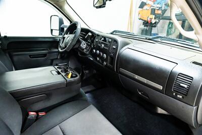 2011 GMC Sierra 1500 SLE   - Photo 21 - Sylvania, OH 43560