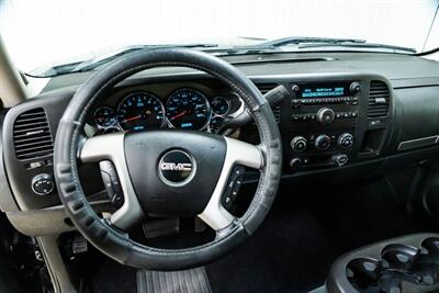 2011 GMC Sierra 1500 SLE   - Photo 19 - Sylvania, OH 43560