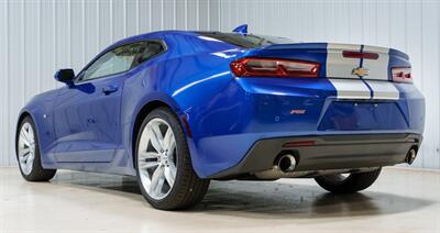 2017 Chevrolet Camaro 2LT RS - Photo 5 - Sylvania, OH 43560