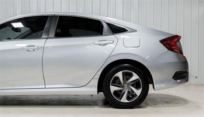 2020 Honda Civic LX   - Photo 4 - Sylvania, OH 43560