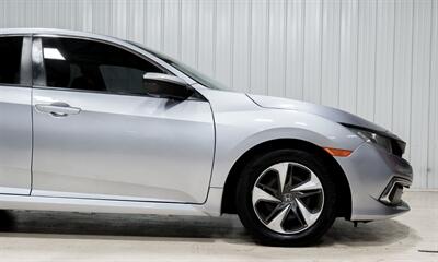 2020 Honda Civic LX   - Photo 9 - Sylvania, OH 43560