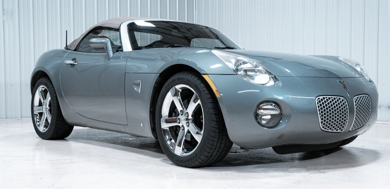 2007 Pontiac Solstice - Photo 1 - Sylvania, OH 43560