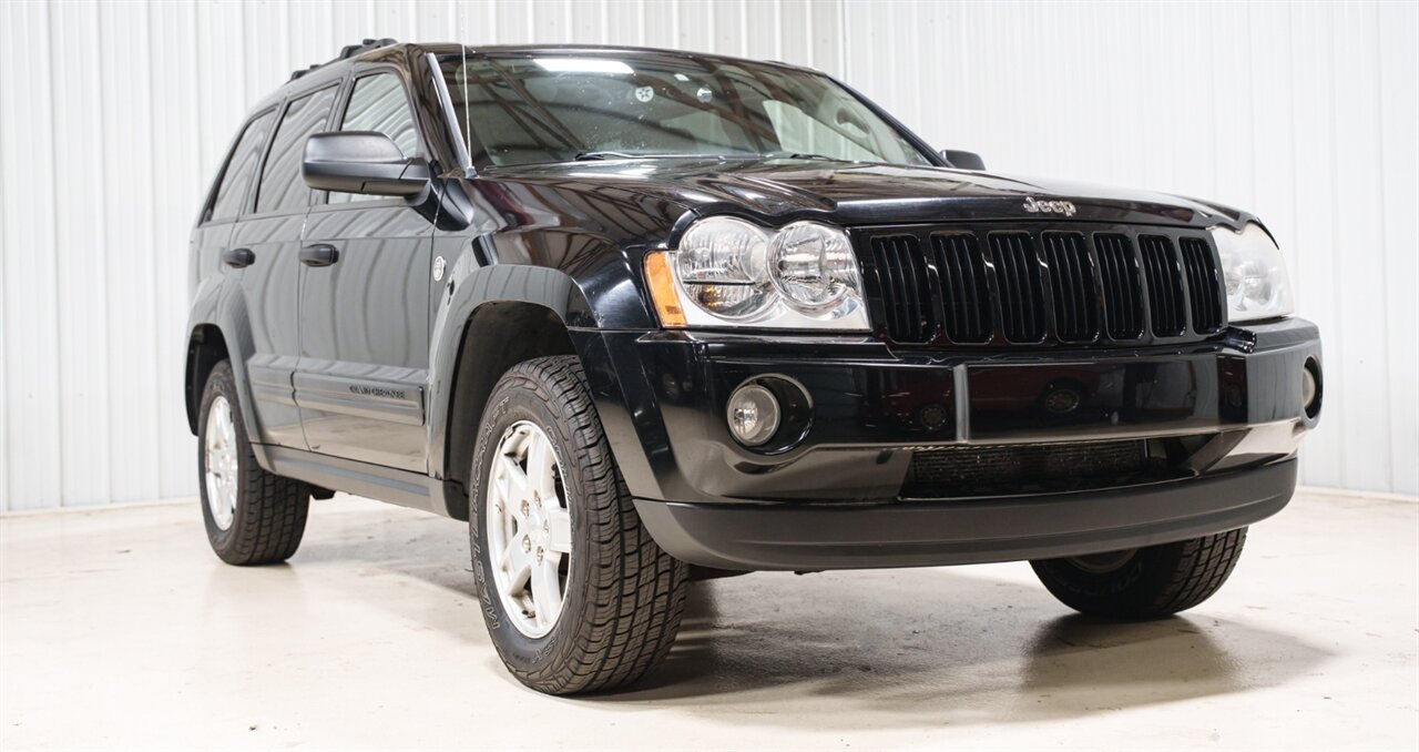 2005 Jeep Grand Cherokee Laredo 4dr Laredo   - Photo 1 - Sylvania, OH 43560