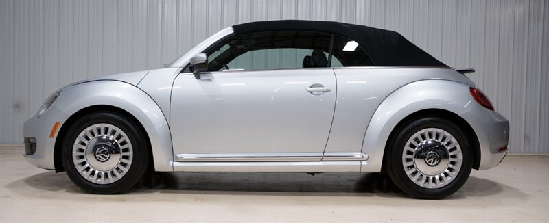 2013 Volkswagen Beetle Convertible 2.5L  