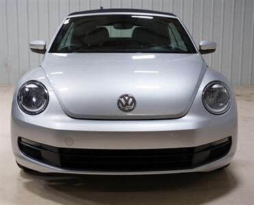 2013 Volkswagen Beetle Convertible 2.5L   - Photo 22 - Sylvania, OH 43560