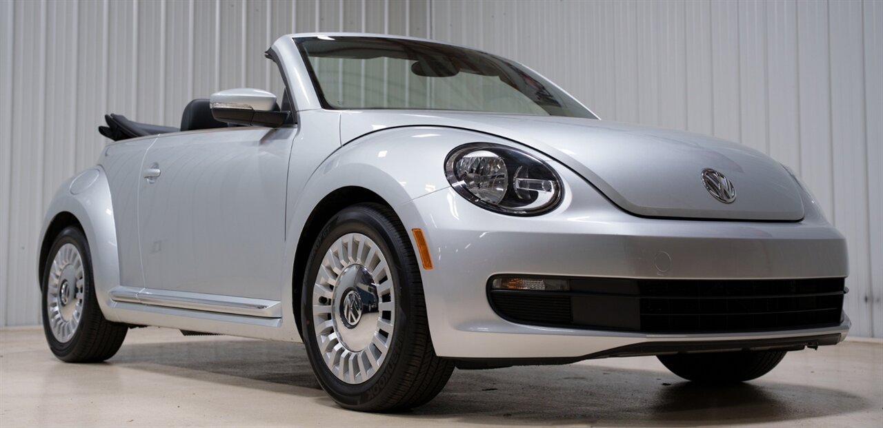 2013 Volkswagen Beetle Convertible 2.5L   - Photo 1 - Sylvania, OH 43560