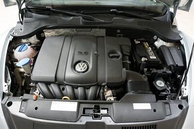 2013 Volkswagen Beetle Convertible 2.5L   - Photo 24 - Sylvania, OH 43560