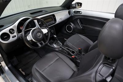 2013 Volkswagen Beetle Convertible 2.5L   - Photo 8 - Sylvania, OH 43560