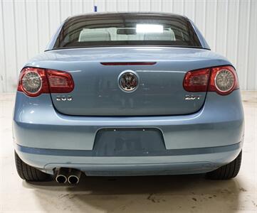 2009 Volkswagen Eos Komfort - Photo 6 - Sylvania, OH 43560
