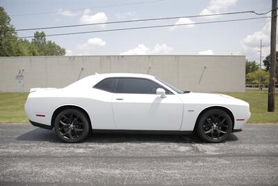 2015 Dodge Challenger R/T Plus   - Photo 2 - Sylvania, OH 43560