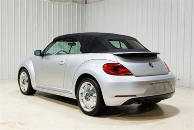 2013 Volkswagen Beetle Convertible 2.5L PZEV   - Photo 14 - Sylvania, OH 43560