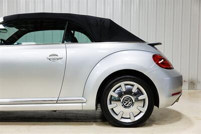 2013 Volkswagen Beetle Convertible 2.5L PZEV   - Photo 30 - Sylvania, OH 43560