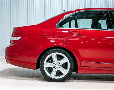 2010 Mercedes-Benz C 300 Luxury 4MATIC   - Photo 10 - Sylvania, OH 43560
