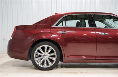 2015 Chrysler 300C   - Photo 9 - Sylvania, OH 43560