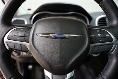 2015 Chrysler 300C   - Photo 22 - Sylvania, OH 43560