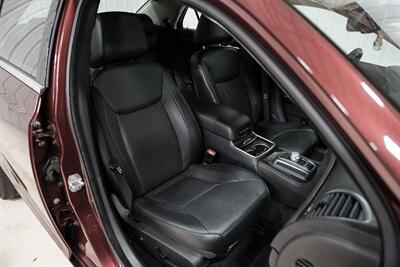 2015 Chrysler 300C   - Photo 25 - Sylvania, OH 43560