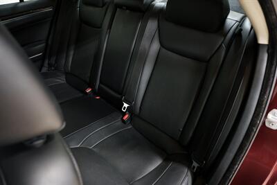 2015 Chrysler 300C   - Photo 17 - Sylvania, OH 43560