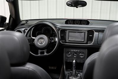 2013 Volkswagen Beetle Convertible Turbo - Photo 11 - Sylvania, OH 43560