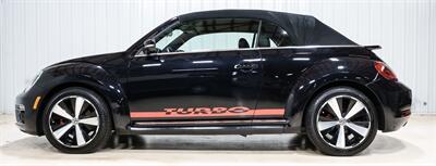 2013 Volkswagen Beetle Convertible Turbo - Photo 2 - Sylvania, OH 43560