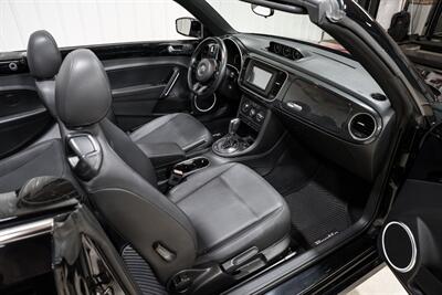 2013 Volkswagen Beetle Convertible Turbo - Photo 20 - Sylvania, OH 43560