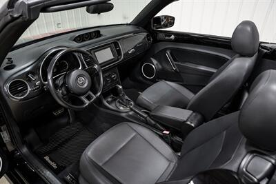 2013 Volkswagen Beetle Convertible Turbo - Photo 7 - Sylvania, OH 43560