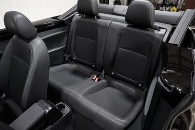 2013 Volkswagen Beetle Convertible Turbo - Photo 10 - Sylvania, OH 43560