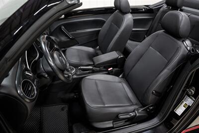 2013 Volkswagen Beetle Convertible Turbo - Photo 9 - Sylvania, OH 43560