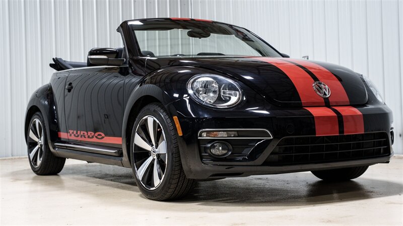 Deep Black Pearl Metallic 2013 Volkswagen Beetle Convertible Front-Wheel Drive Automatic