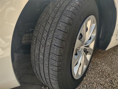 2017 Toyota Camry LE   - Photo 19 - Mesa, AZ 85210