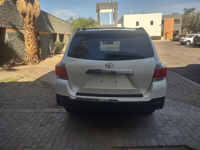 2013 Toyota Highlander Plus   - Photo 15 - Mesa, AZ 85210