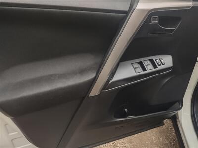 2018 Toyota RAV4 LE - Photo 6 - Mesa, AZ 85210
