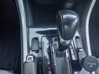 2016 Honda Accord EX-L w/Navi w/Honda Sensi   - Photo 18 - Mesa, AZ 85210
