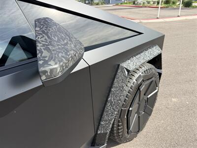 2025 Tesla Cybertruck   - Photo 12 - Mesa, AZ 85212