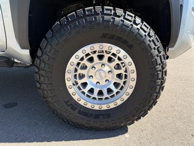 2026 Toyota Tacoma TRD Off Road HV   - Photo 14 - Mesa, AZ 85212